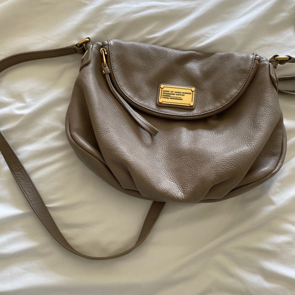 Marc Jacobs Classic Q Natasha Cement